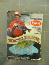 Vintage Tom Mann Hackleback New on Card - Baby Bass - 1 3/4 inch