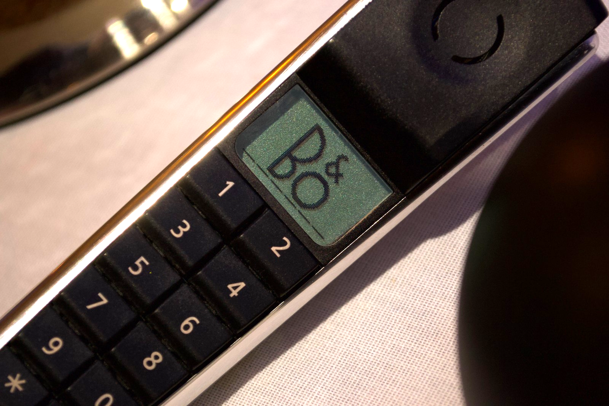 Bang and Olufsen B&O Beocom 2 Home telephone landline Silver Chome 