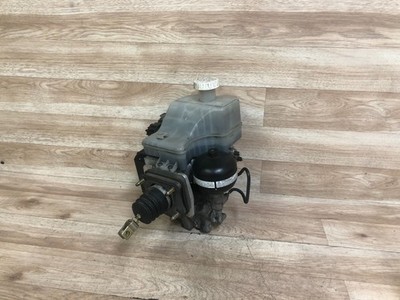MITSUBISHI MONTERO OEM ABS BRAKE BOOSTER PUMP HYDRAULIC ANTI LOCK 2001-2002