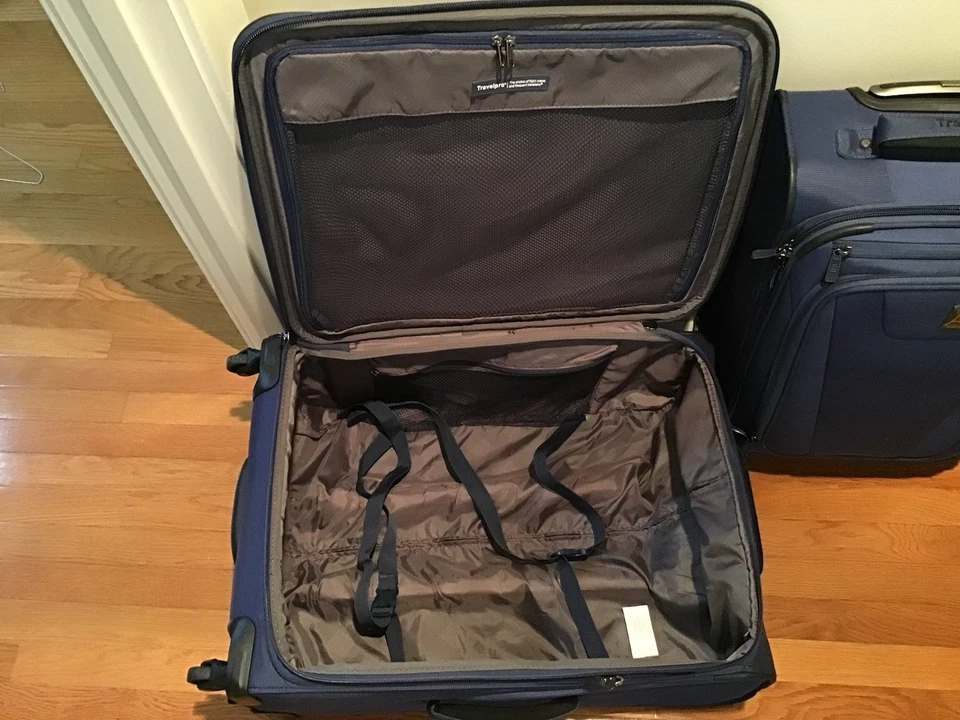 Juego de maletas Travelpro 27", 23", 15" azul con ruedas Foto 4 de 4