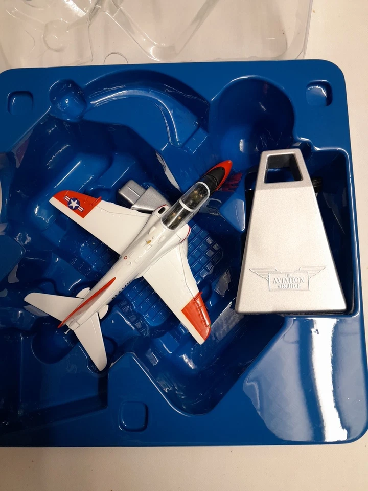 Avion Mc Donnell Douglas T-45 Goshawk US Navy Prototype Édition Limitée 2010ex - Photo 3/4