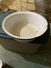 Vtg White Enamel Bowl Black Trim Enamelware 13”x 5”Bowl Farmhouse Rustic Cottage