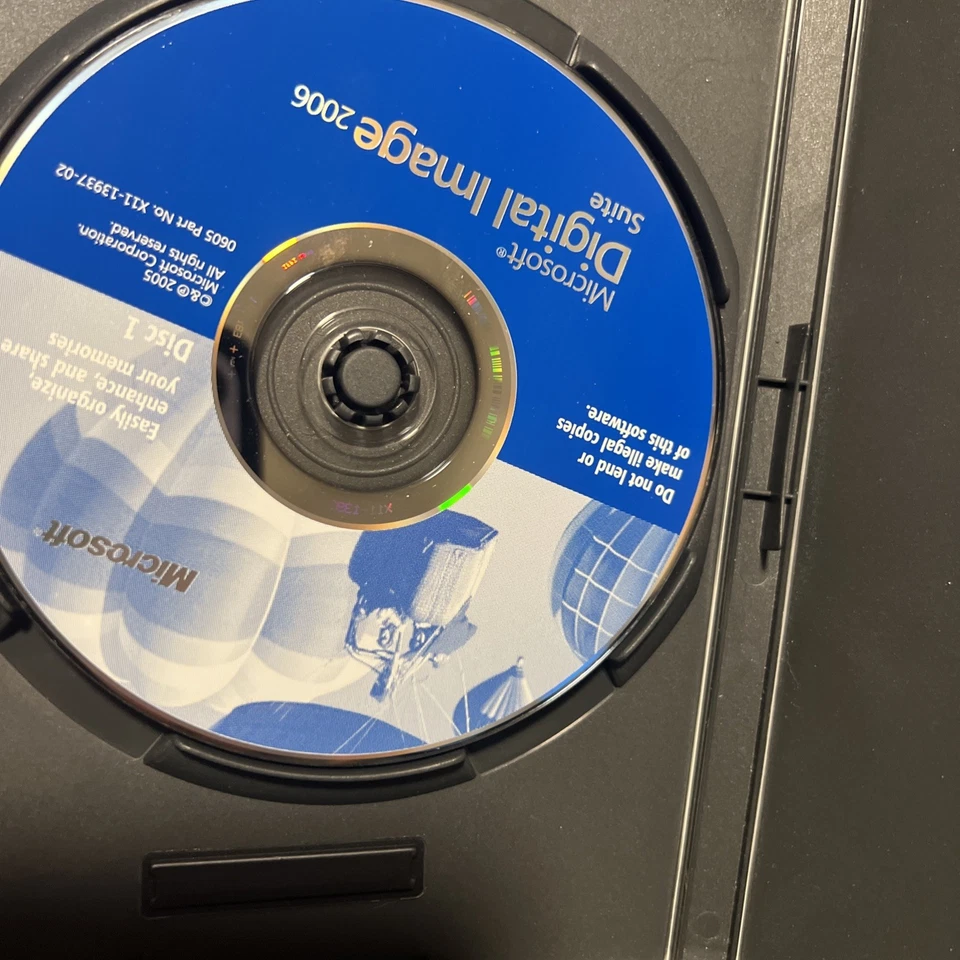 Microsoft Digital Image Suite 2006 PC, 2 Disc Set, photo editing, and Organizing - Image 3 of 4