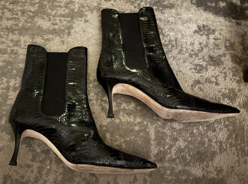 Botas al tobillo Chelsea de piel de serpiente Manolo Blahnik para mujer talla 42/12 negras con bolsa antipolvo Foto 3 de 4