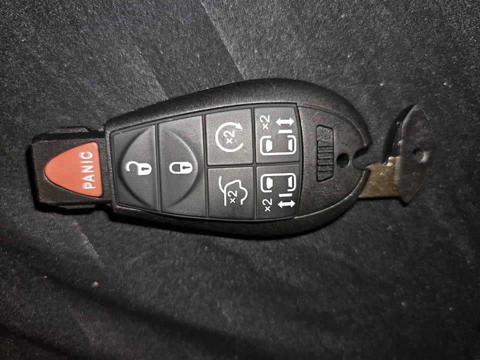 OEM ELECTRÓNICO 7 BOTONES MANDO A DISTANCIA FOBIK PARA CHRYSLER TOWN COUNTRY 2011-2016 Foto 2 de 4