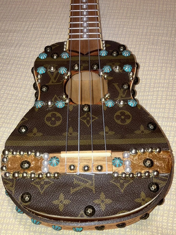 NEW LOUIS VUITTON Mitchell MU40NT Soprano Full size Ukulele ONE OF A KIND - Image 2 of 4