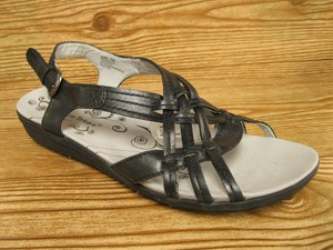 bear trap wedge sandals