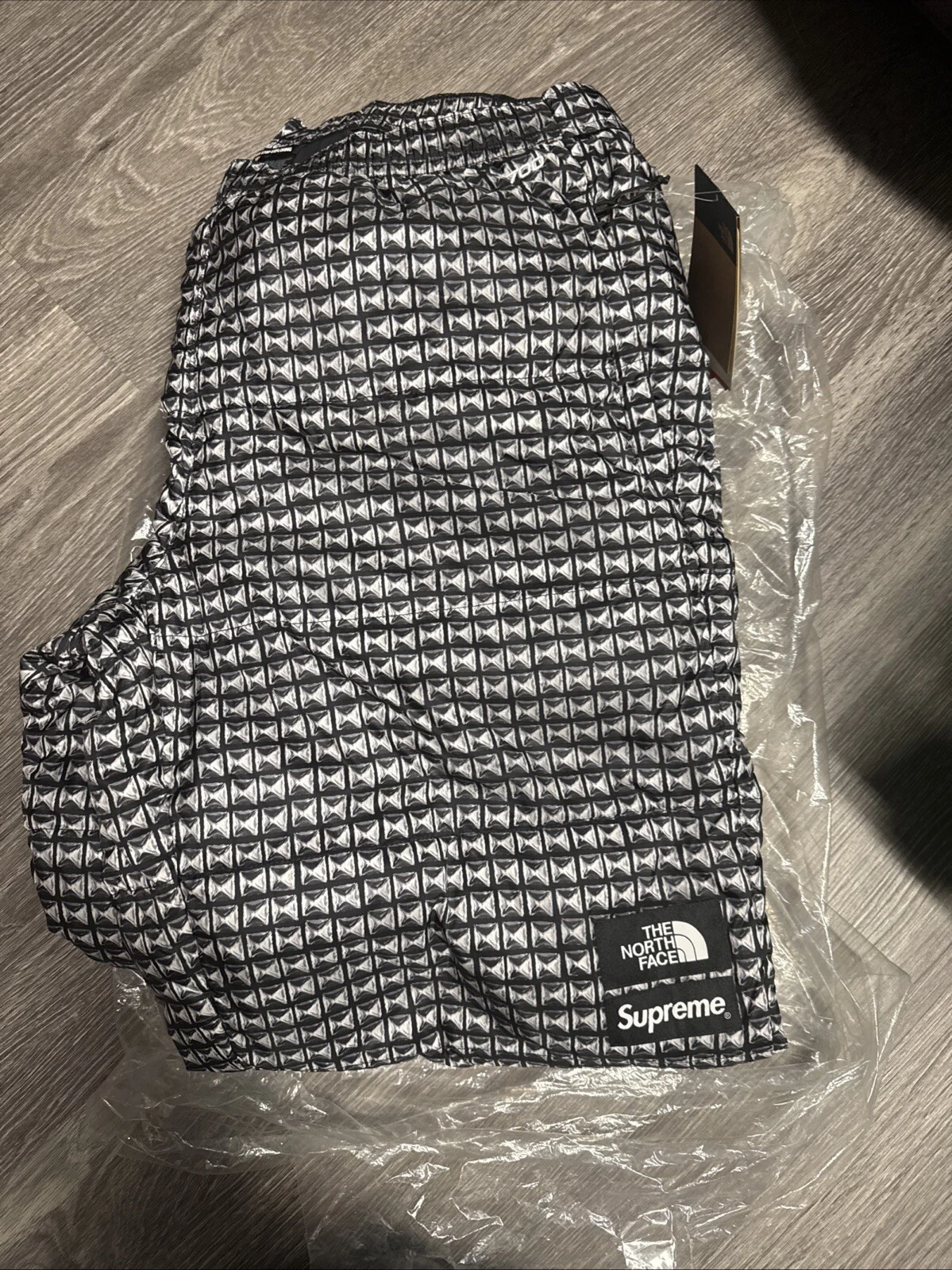 Pantalon noir Supreme The North Face Nuptse neuf taille L authentique