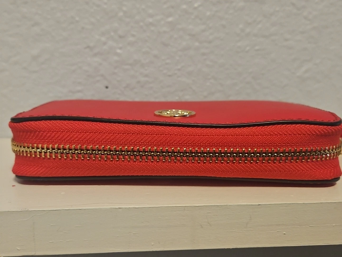 Portafoglio Tory Burch rosso pelle fucsia zip intorno logo polso festa vestito