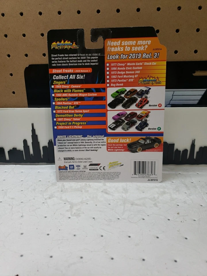 Johnny Lightning 1960 AMC Rambler Wagon Custom Street Freaks negro con llamas Foto 3 de 3