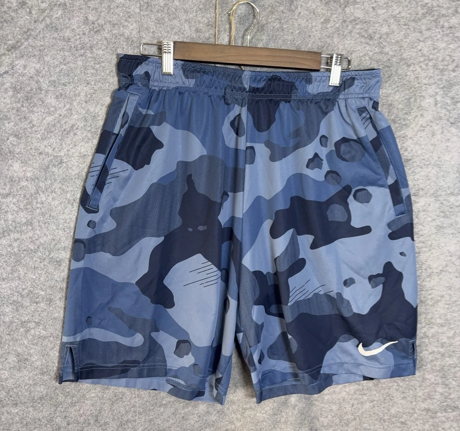 Nike Basketball Shorts Mens XL Blue Camo Dri FIT Mesh Athletic Pockets Gym