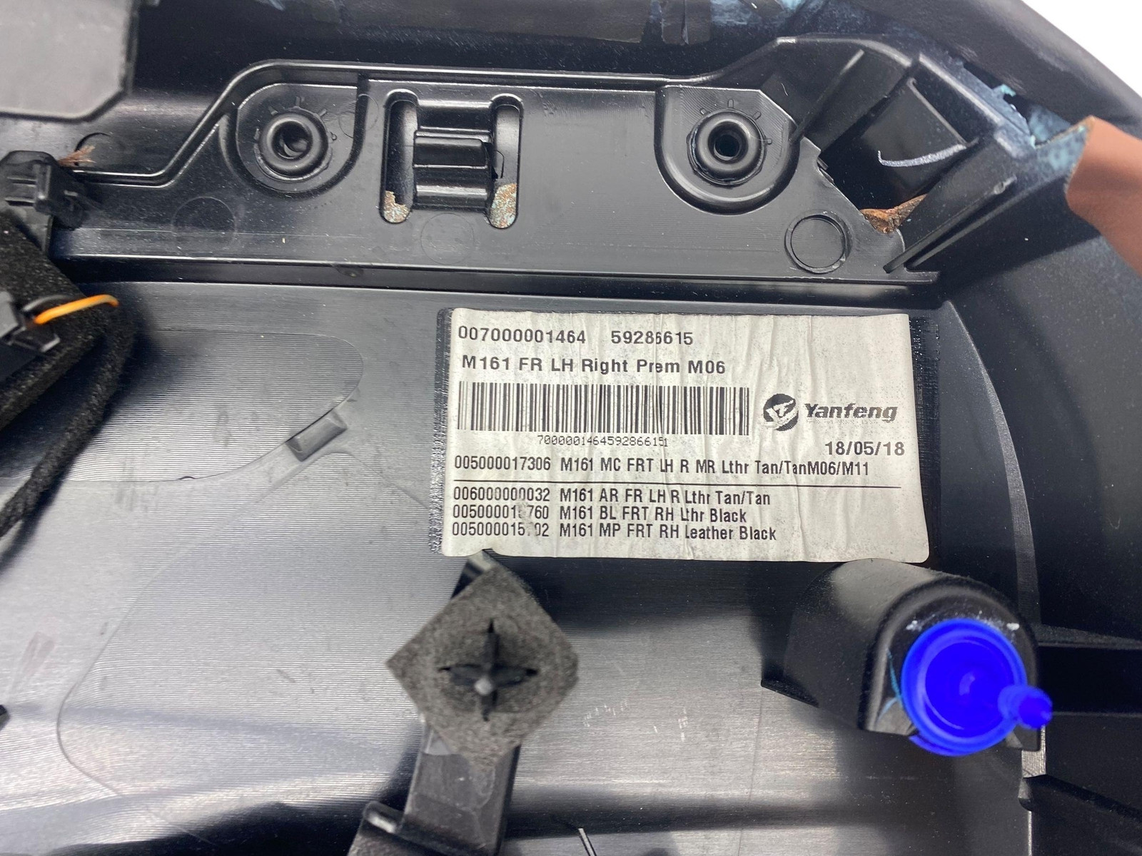 2017 - 2020 MASERATI LEVANTE M161 OEM RH FRONT RIGHT INTERIOR DOOR TRIM