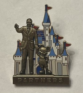 【レア物】Disney Partners Statue ピンバッジ レア物】Disney Partners Statue ピンバッジ