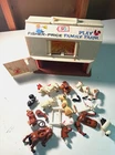 Vintage Fisher Price Little People Play Family Farm Barn #915