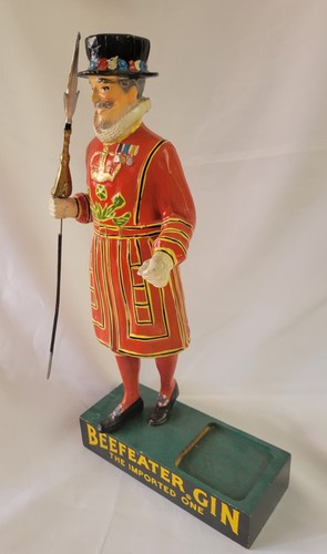 Beefeater Gin 17" Bar Display Yeoman of the Guard ca. 1970s Wood Base Kobrand - Picture 4 of 12