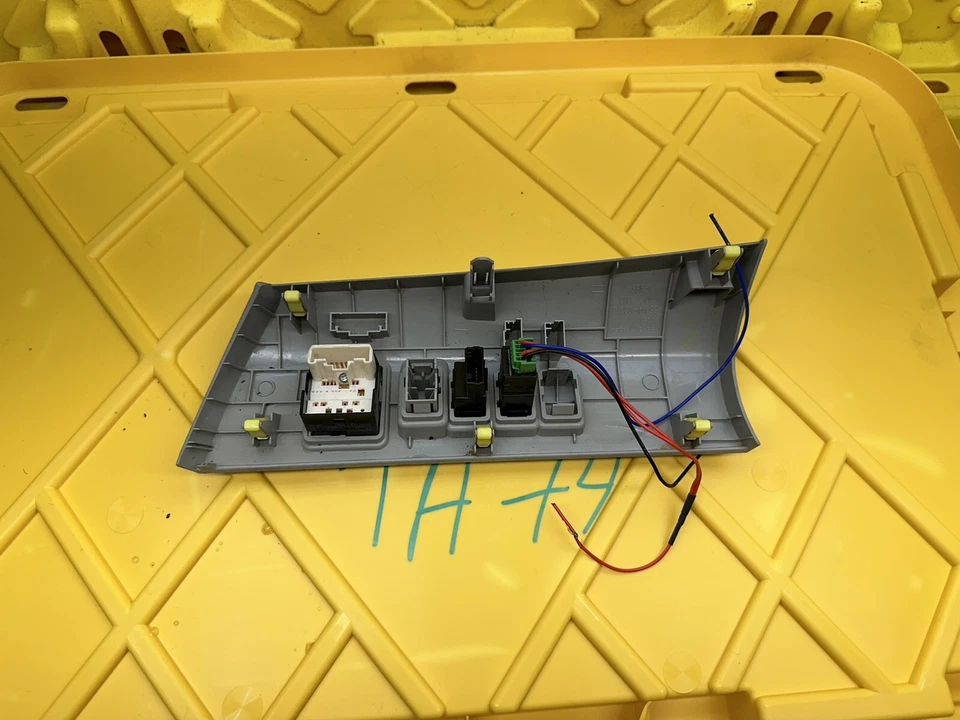 Toyota Sienna Limited 2012 panel de embellecimiento del tablero control del espejo retrovisor izquierdo 55044-08010 Foto 4 de 4