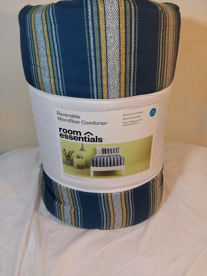 Room Essentials Reversible Microfiber Comforter Twin/Twin XL Size Blue Stripe - Image 3 of 4