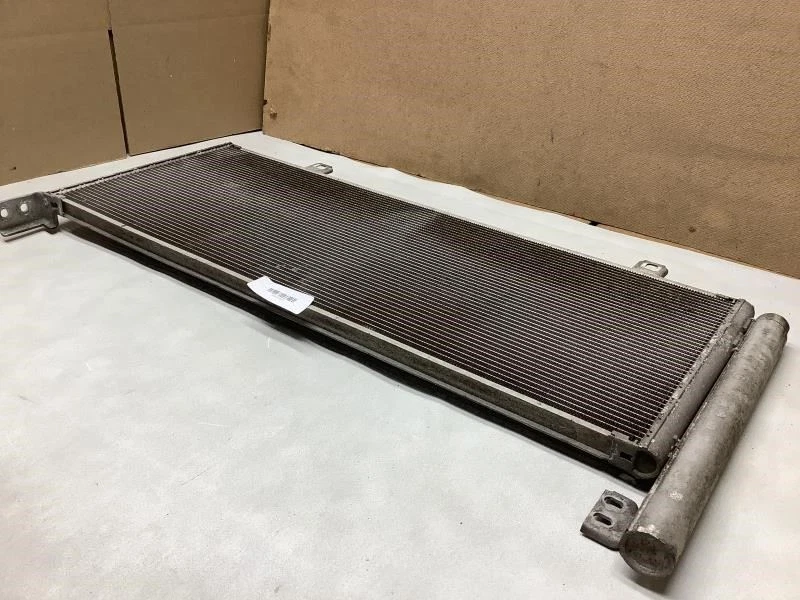 2009 TOYOTA CAMRY HYBRID A/C CONDENSADOR FABRICANTE DE EQUIPAMENTO ORIGINAL+ - Imagem 3 de 4