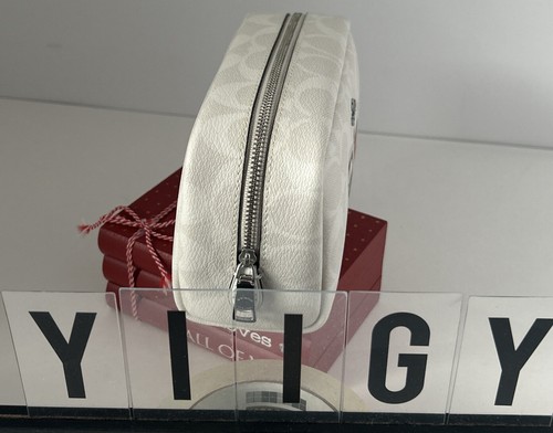 ๐ผ๐ฆ Coach ๐ผ๐ฆ Signature Christmas Train Cosmetic Makeup Bag Case NWOT ๐ผ D1 - Picture 4 of 11
