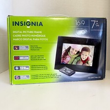 Insignia NS-DPF7G 7" Digital Picture Frame 16:9 W/ Remote Black Auto Rotation
