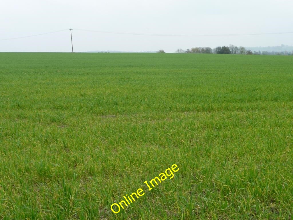 Photo 6x4 Farmland rising to just over 65 metres above sea level Barton-l c2014
