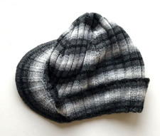 BABY GAP BLACK GRAY STRIPE KNIT BEANIE HAT CAP BOYS GIRLS BABY S/M 4-6 YO