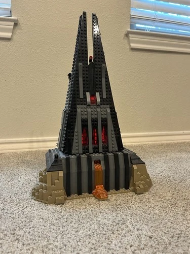 LEGO Star Wars  Darth Vader’s Castle 75251