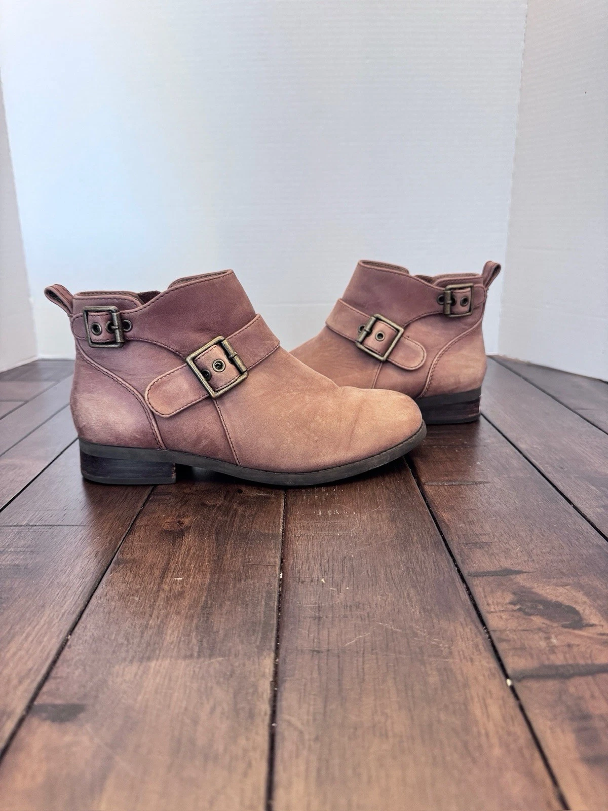 Vionic Women Logan Round-Toe Buckle Accent Ankle Bootie Brown US 6