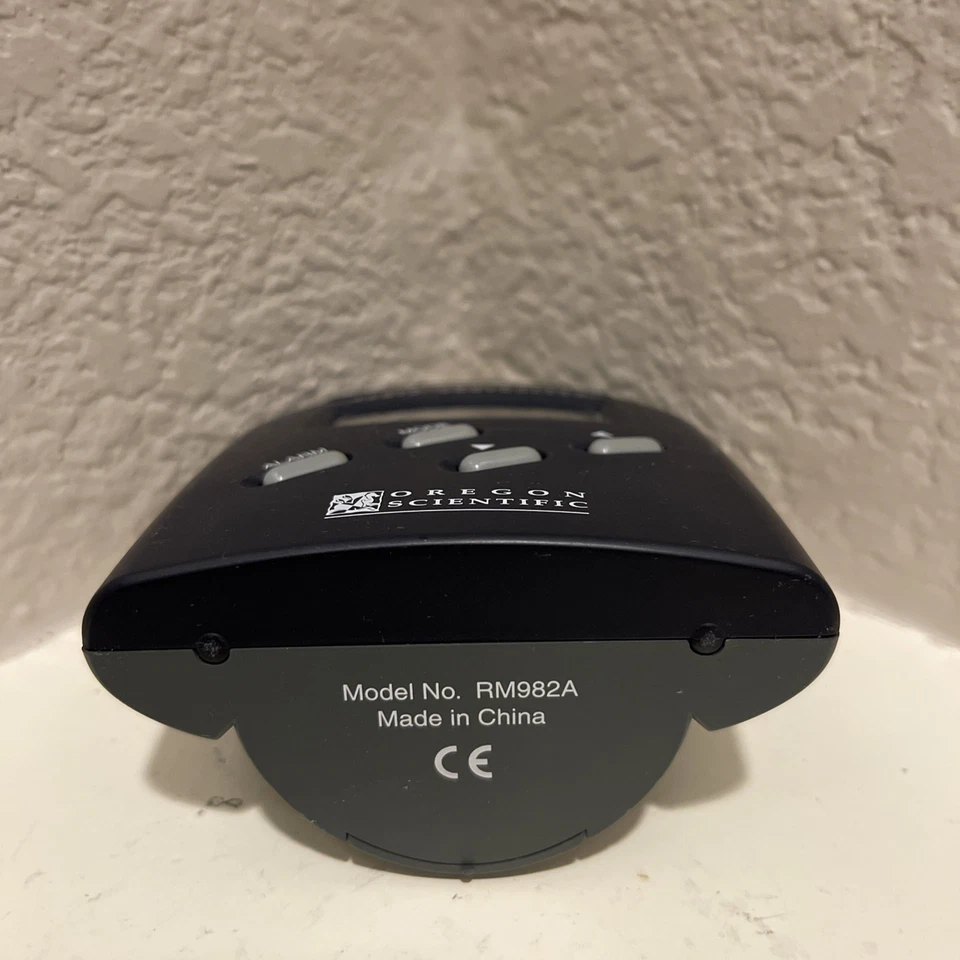 Reloj Atómico Radiocontrolado Portátil Oregon Scientific De Colección Foto 3 de 3