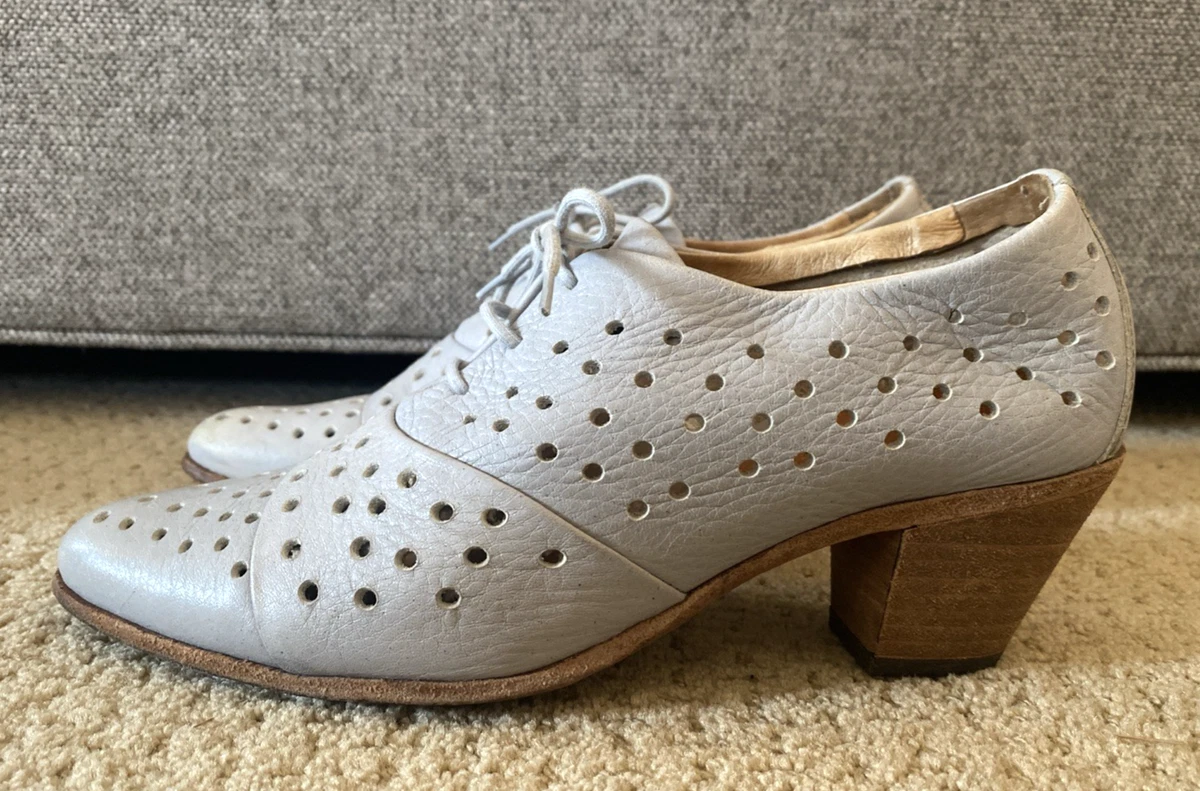 John Fluevog Oxford Lace Up Comfort Shoes for Women for sale  display picture 1