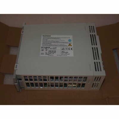 Mitsubishi MR-E-70A-KH003 Servo Drive New In Box MRE70AKH003 One Year Warranty ＃