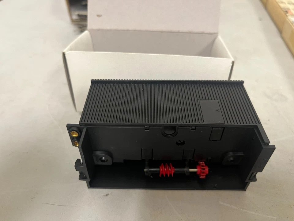 Revell Rapido HO Gauge N4132 Curved Track + Atlas HO Turntable Motor Lot - Image 3 of 4