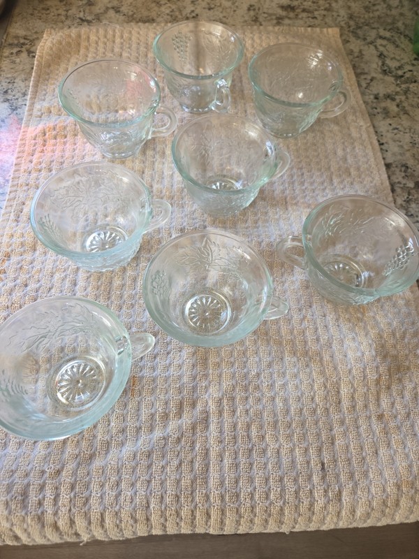 Lot 8 Vintage Indiana Glass Grapes Leaves Punch Cups