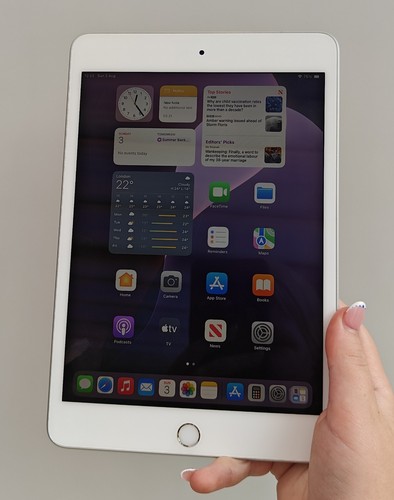 Apple iPad Mini (5th Generation) 64GB, Wi-Fi (Unlocked), 7.9in Screen. White - Picture 9 of 18