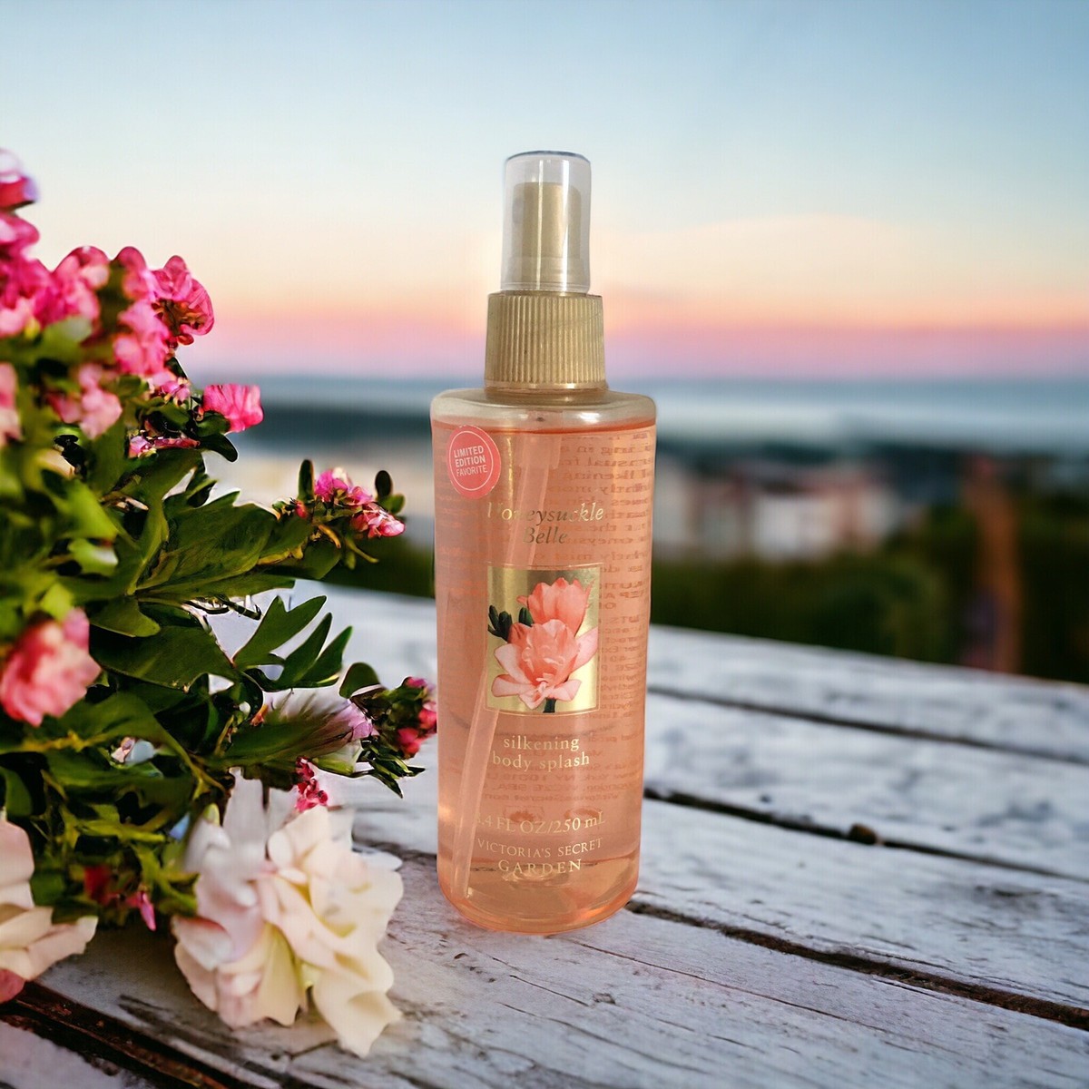 【値下げ中】香水　Victoria's secret Victoria's Secret Garden Honeysuckle Belle Silkening Body Mist