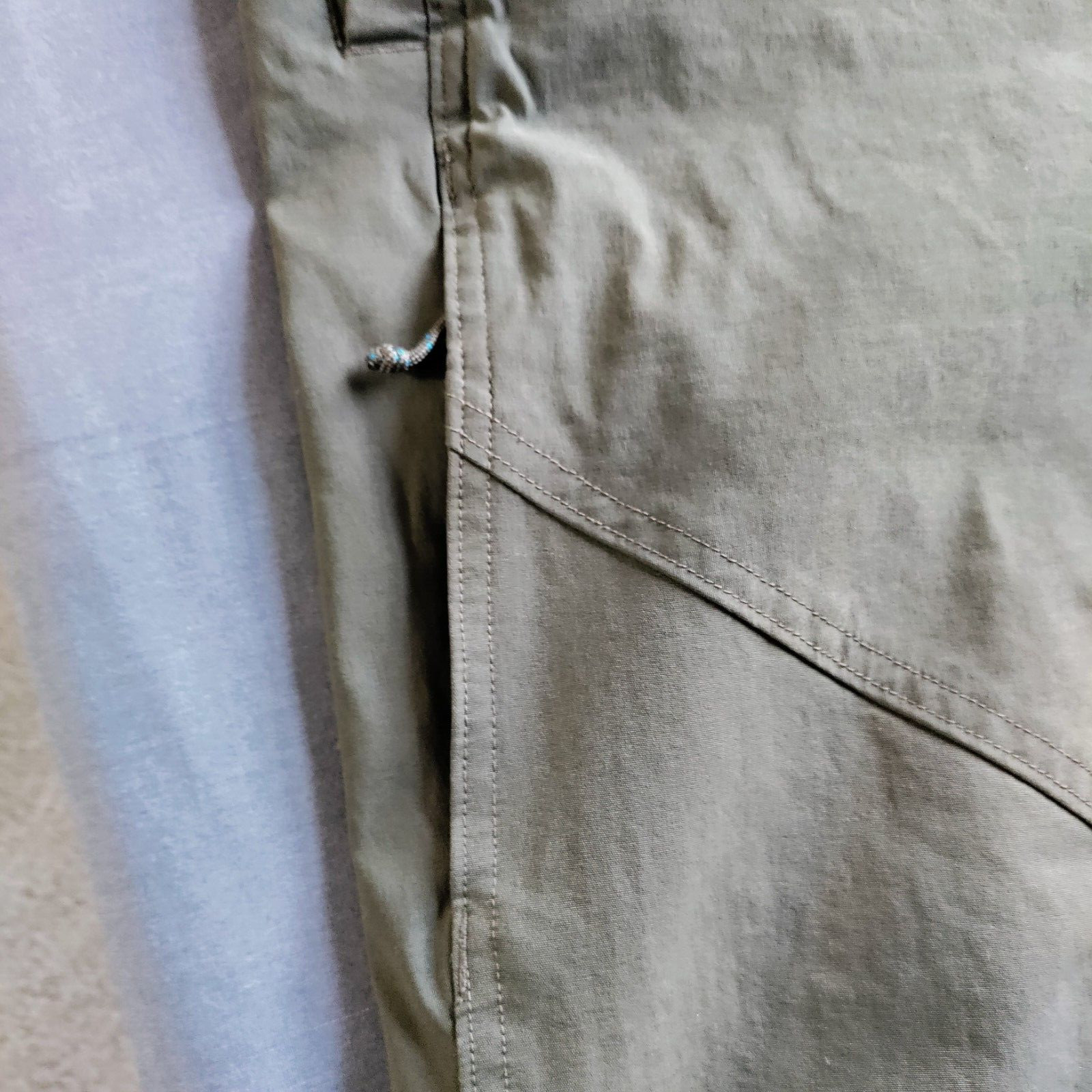 Columbia Men 40/33 Olive Cargo Pants Omni Shade Sun Protection Zip Pocket Hiking image 10