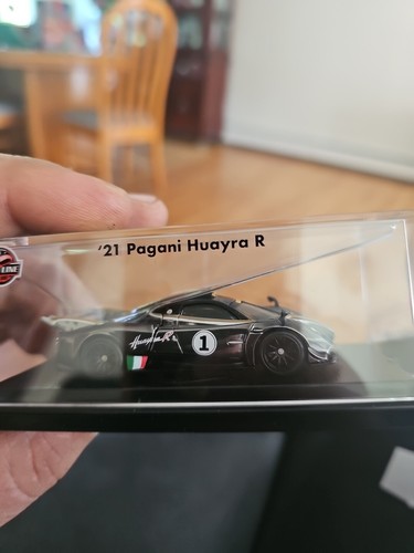 Hot Wheels RLC Red Line Club Exclusive ‘21 Pagani Huayra R - Picture 3 of 5