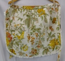 Beautiful MCM Vintage Half Apron Floral Lace Housewife 50s Cosplay Costume