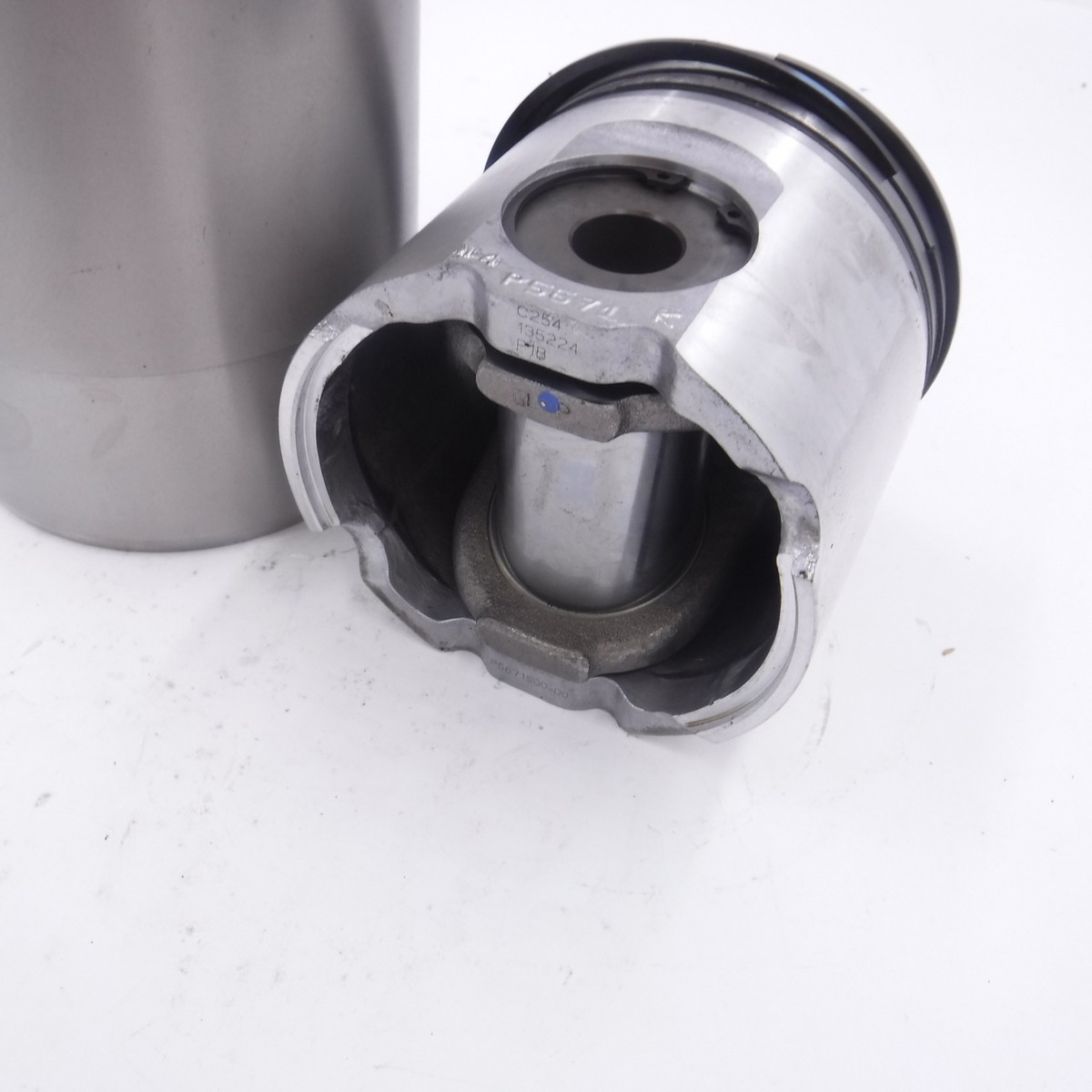 OEM John Deere Piston R518451 RE524324 w/ Rings & Cylinder for  