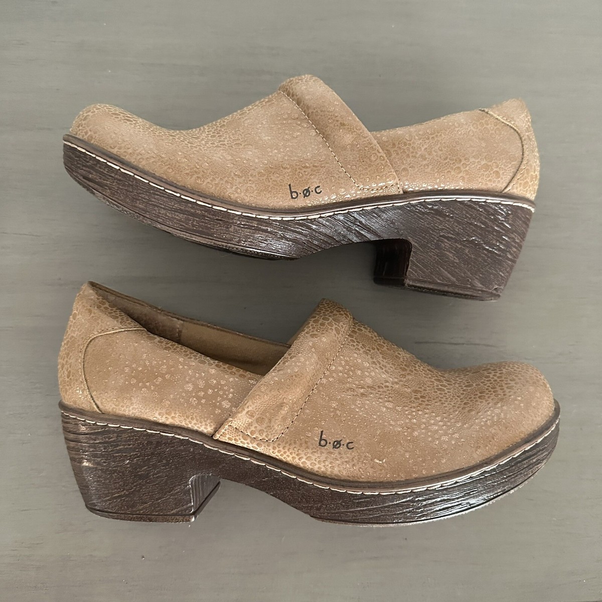 B.o.c Women’s Tan Leather Clogs sz 9M BOC Tan Snakeskin Embossed Leather Slip On | Mercari main image 3