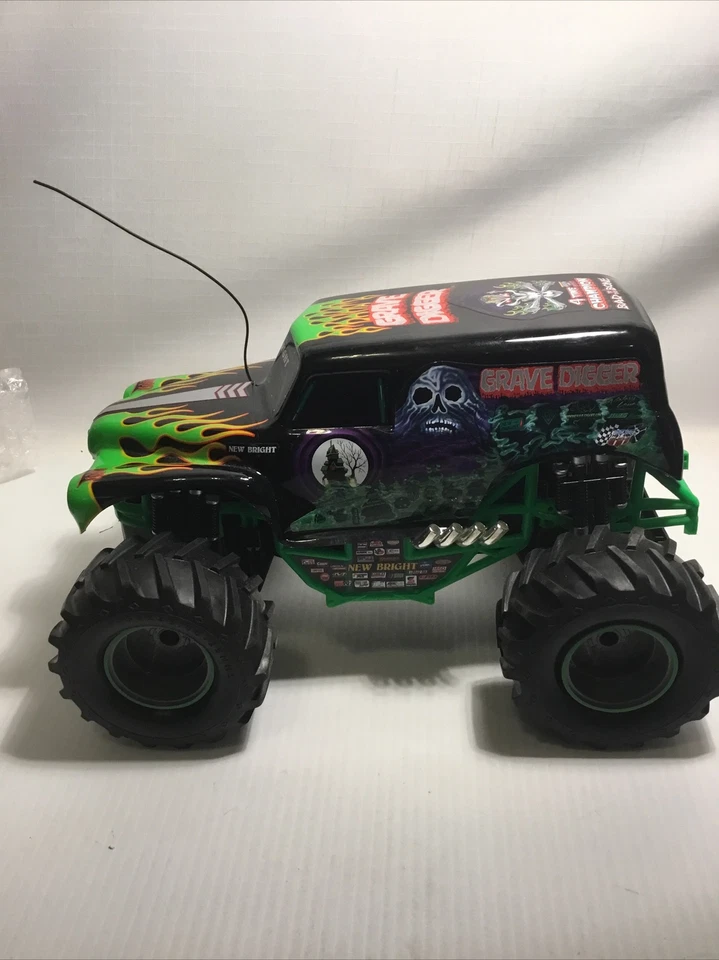 Grave Digger Monster Truck Jam Radiocontrolado Nuevo Brillante. Sin mando a distancia Foto 3 de 4