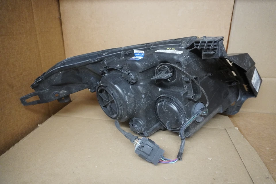 Faro de repuesto del lado derecho del pasajero Cadillac SRX 2014 2015 2016 TYC OEM Foto 2 de 4