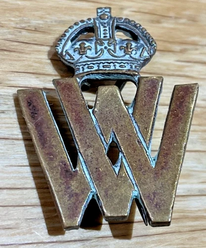 WW1 WOMENS WAR VOLUNTEER WORKER LAPEL BADGE - GAUNT LONDON