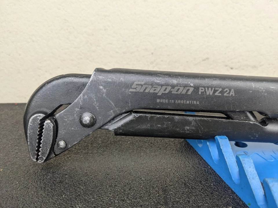 #bl087 Snap On Tools PWZ2A 17" Red Black Soft Grip Handle Pliers Wrench - Image 2 of 4