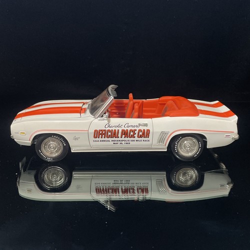 1/18 SCALE ERTL 1969 CAMARO SS396 INDY 500 PACE CAR WHITE CONVERTIBLE DIECAST - Picture 2 of 14