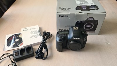 Canon EOS 5D Mark IV camera body