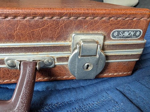 Vintage Savoy 30 Cassette Tape Case Storage Hard sided 14x9x3 Key Brown - Imagen 9 de 16