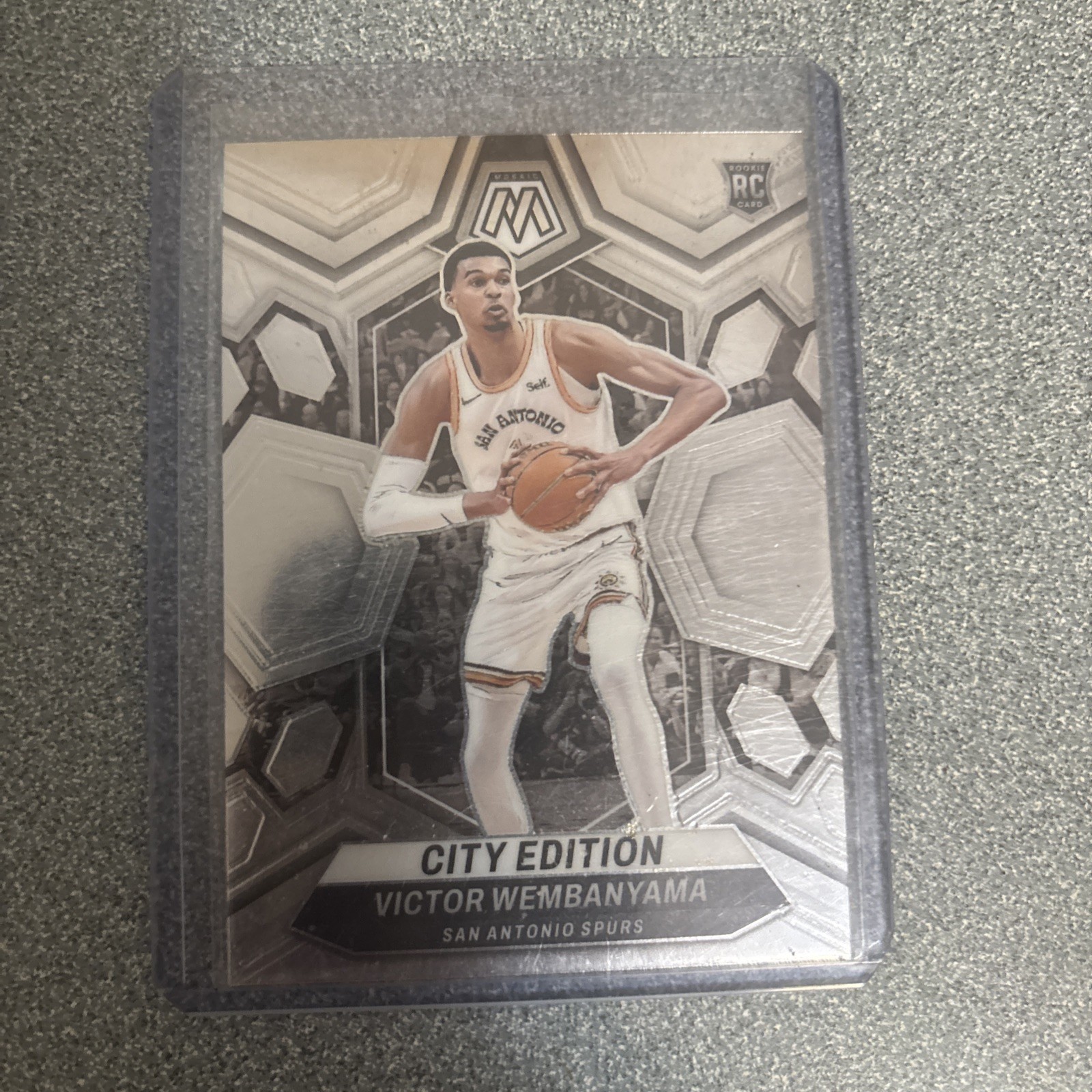 2023-24 Panini Mosaic - City Edition Victor Wembanyama #282 Silver Prizm (RC)