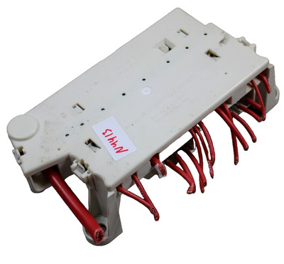 94-03 BMW E38 E39 740I 740IL FRONT UNDER CARPET POWER DISTRIBUTION FUSE BOX