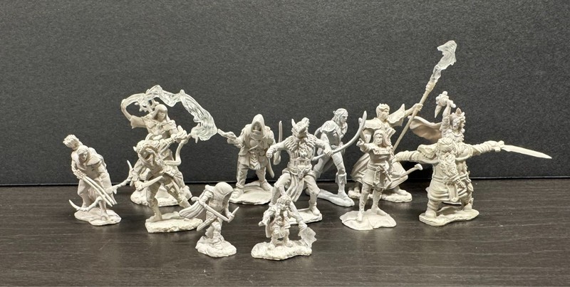D&D Nolzur's Marvelous Miniatures - Heroes Lot - 12 Miniatures - WizKids